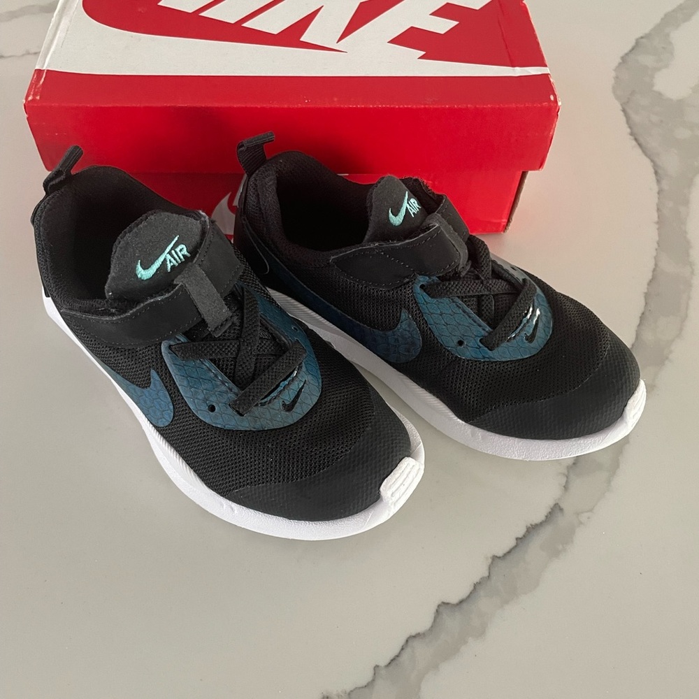 COPY - Nike air max oketo